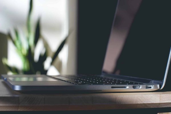 Guide pratique : Comment désinfecter efficacement votre ordinateur ?