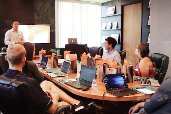 Les 5 qualités indispensables pour devenir un chef de projet développement web efficace
